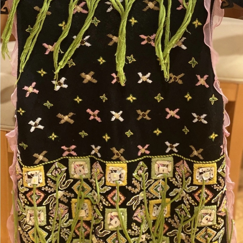 S/S 2000 Fendi by
KarlLagerfeld Beaded
EmbroideryPink Chiffon Trim
Top M - Picture 2 of 6